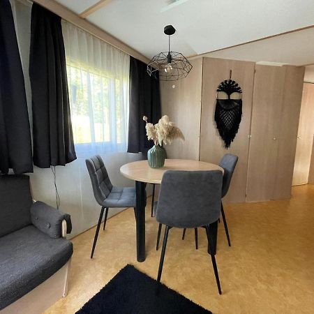 Chalet 'T Rijsterbos Op Camping Met Zwembad! Villa Exterior foto