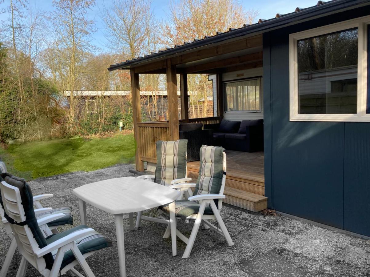 Chalet 'T Rijsterbos Op Camping Met Zwembad! Villa Exterior foto