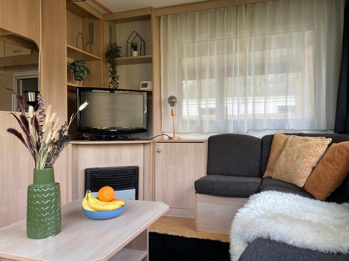 Chalet 'T Rijsterbos Op Camping Met Zwembad! Villa Exterior foto