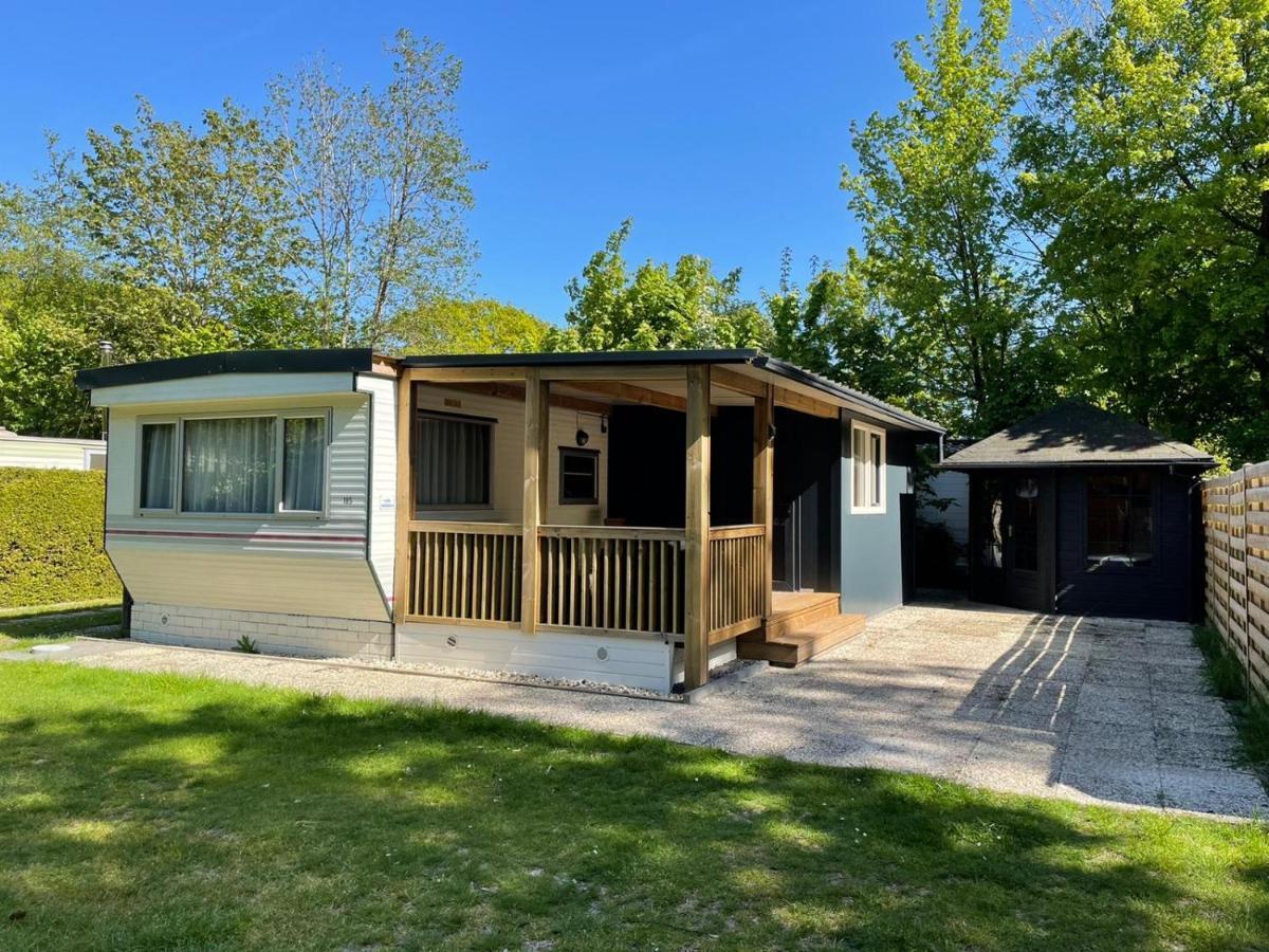 Chalet 'T Rijsterbos Op Camping Met Zwembad! Villa Exterior foto